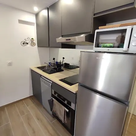 Lavandou - 500m Apartment *